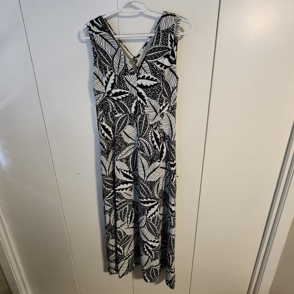 Calvin Klein Sleeveless Floral Maxi Dress with Angled Bodice NWT | Size 6 - Picture 3 of 8